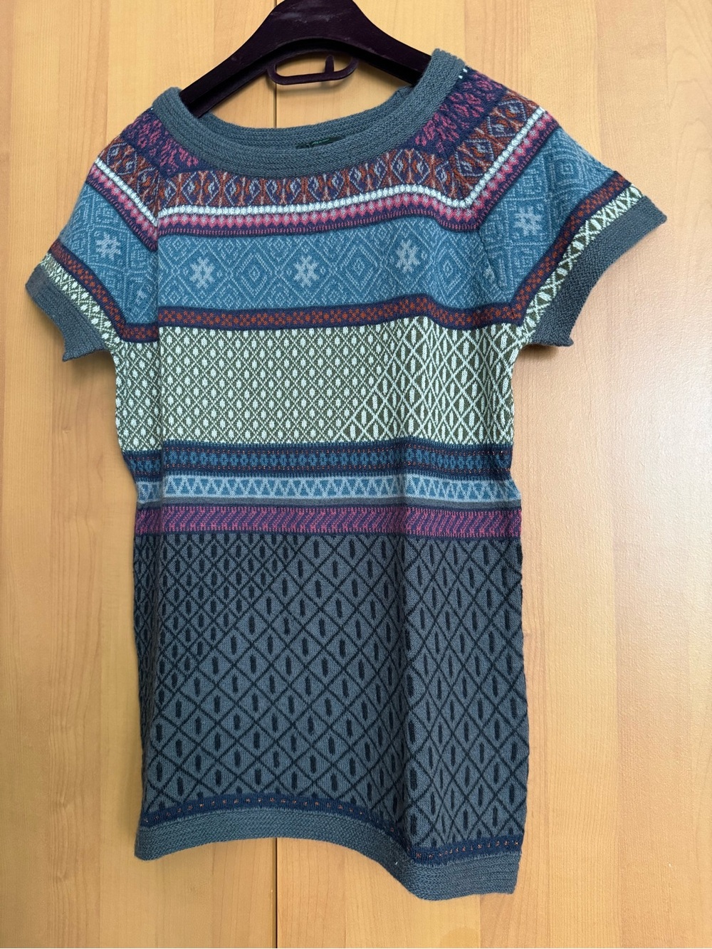 United Colors Of Benetton Teal, Gray and Pink Patterned Short Sleeve Sweater